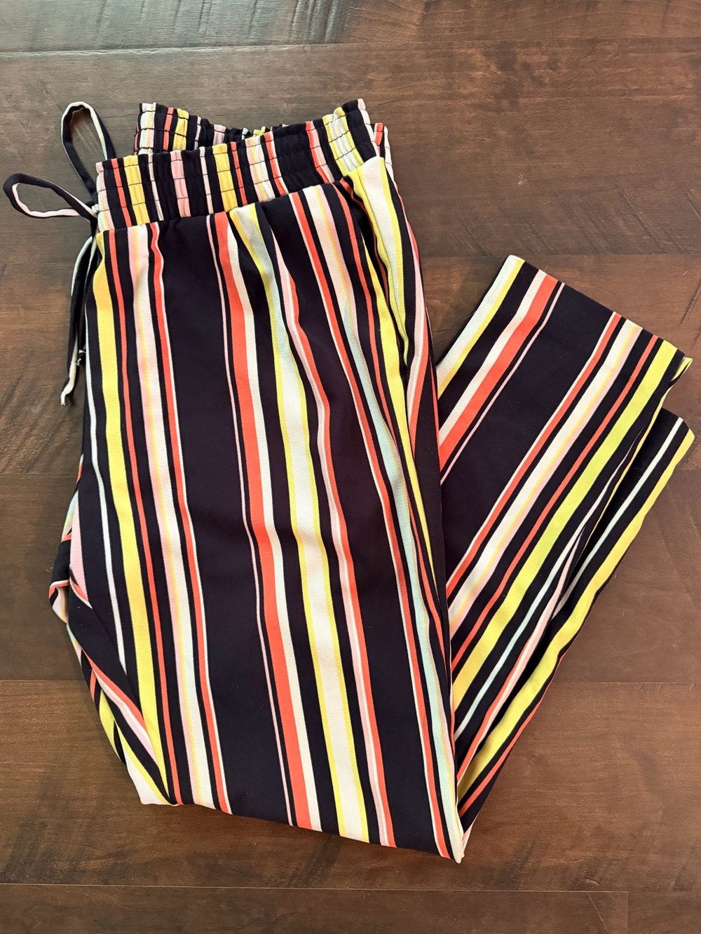 SOHO Multicolor Vertical Stripe Drawstring Ankle Pants (M)